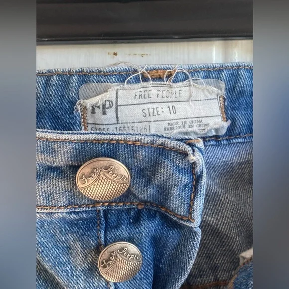 Free People Tire Swing Distressed Denim Mini Skirt Sz 10us - Picture 3 of 9